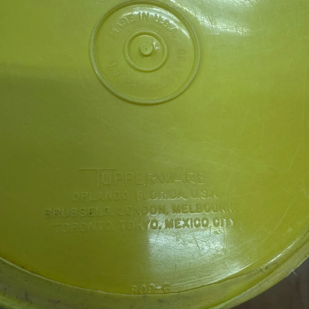 Vintage Tupperware Yellow Canister Container w Lid Retro Kitchen‎ Storage USA